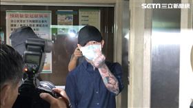 ▲謝和弦勒戒後首次現身到法院出庭。（圖／記者楊佩琪攝）