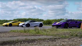 ▲McLaren 720S、Ferrari 488 Pista、Lamborghini Aventador SV（圖／翻攝自CarWow）