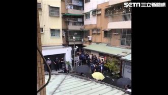 高雄男持刀襲4警　1人肚破重傷送醫