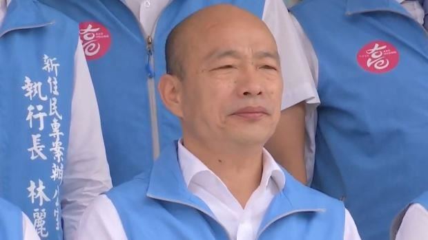 韓國瑜拍「畢業照」　遭網嗆：被退學