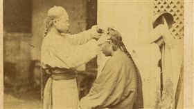 清朝,長髮,辮子,洗頭,傳教士,老鼠屎。(圖/翻攝自維基百科)