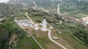 東莒島燈塔特色是全國唯一具有防風牆的燈塔。（圖／航港局提供）