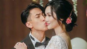 吳尊與老婆林麗吟結婚。（圖／翻攝自微博）