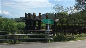 郵務士因公殉職　徐雪玉：米棧橋景觀台立碑紀念郵務士吳威正40多年前不幸被暴漲溪水沖走，因公殉職。國民黨花蓮縣議員徐雪玉9日指出，壽豐鄉米棧橋旁的新建景觀台，適合作為立碑紀念吳威正的地點。（徐雪玉提供）中央社記者張祈傳真　109年6月9日