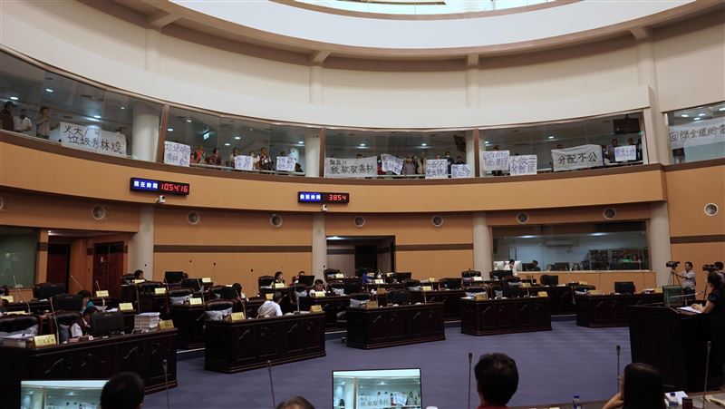 議員領族人抗議　爭取提高秀林礦稅