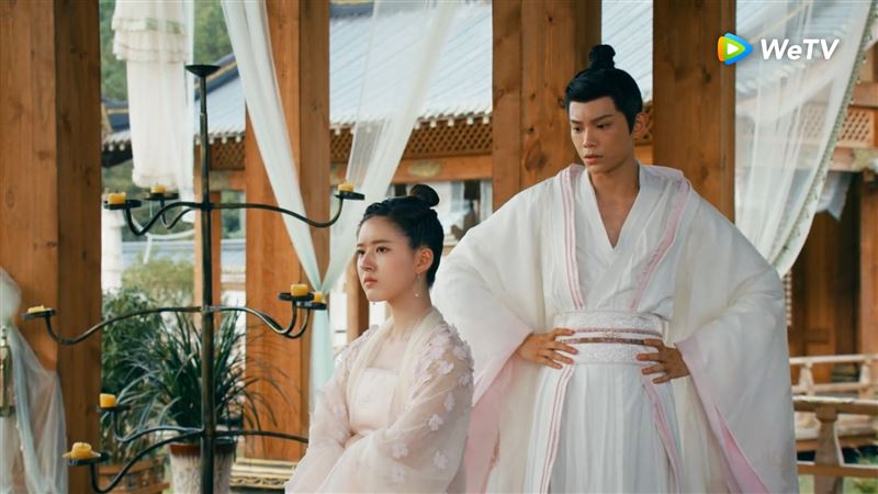 男星穿女裝取悅老婆　被封純情小奶狗