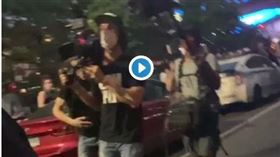 警員,美國,示威女子,惡意推倒,刑事罪名(twitter)