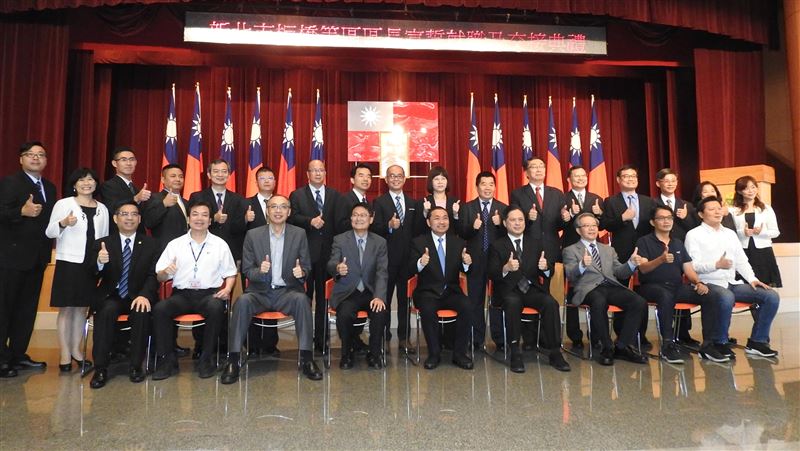 新北17新區長上任　侯友宜勉接地氣