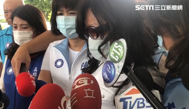 許崑源墜樓首發聲　妻哭著唸完聲明