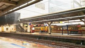 台鐵,脫離,車廂,滑行,調車(翻攝自 Googlemap)