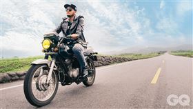 張震嶽。（圖／GQ雜誌提供）
照片如蒙刊登，請註明「GQ雜誌提供」。本照片僅供為報導本次新聞時一併刊載使用，如於報導其他新聞時，需轉載或為任何其他使用，請務必來電告知，並徵得康泰納仕公司同意，以避免貴我雙方不必要之著作權相關爭議。請勿使用本次的新聞稿和圖片做任何負面報導，感謝協助