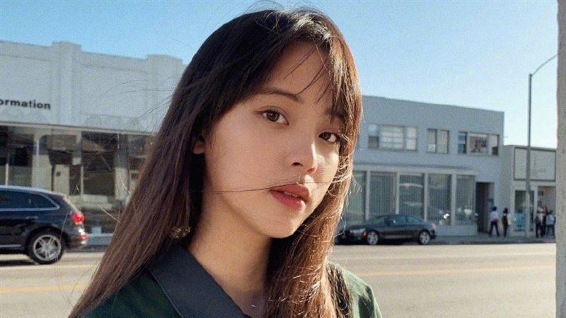 歐陽娜娜躲男星懷裡痛哭「天天失眠」
