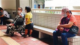 侏儒父女　黃英豪　紅衣大嬸　開庭（圖／記者陳佳鈴）