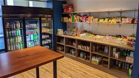 畢業生夢幻公司清單出爐！零食吃到飽、裝潢夠美是標配（圖／翻攝自Dcard）