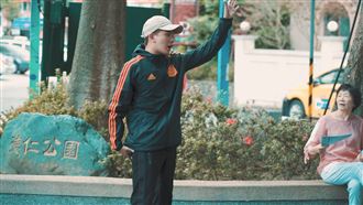 挺過悲慘童年　孫生揭愛表演背後真相