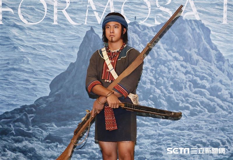 公視史詩級旗艦戲劇《斯卡羅》演員查馬克・法拉屋樂、温貞菱、法比歐、周厚安、黃健瑋及黃遠出席定名記者會。（圖／記者林聖凱攝影）