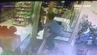 又有隨機攻擊！詭男撞人假道歉再開扁