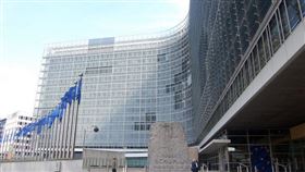 歐洲聯盟執委會11日宣布，建議申根區國家在6月15日取消內部邊境管制，自7月1日起逐步對外開放邊境。圖為歐盟總部。（中央社檔案照片）
