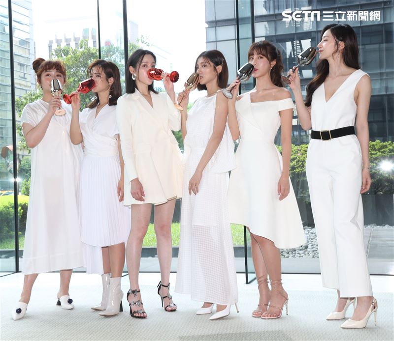 喬雅琳、臧芮軒、程予希、蔡黃汝、陳敬宣、謝翔雅、出席「我的青春沒在怕」姊妹淘party卡司發布會。（記者邱榮吉/攝影）