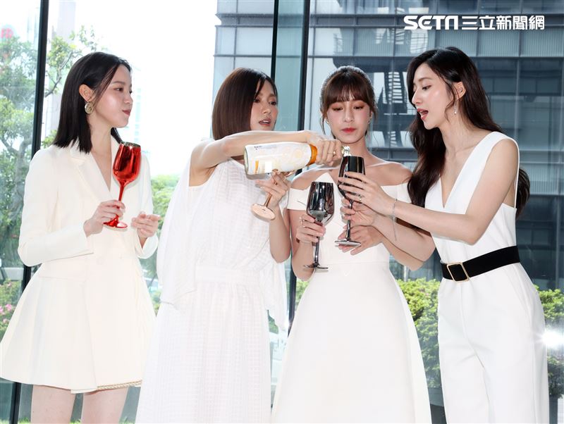 喬雅琳、臧芮軒、程予希、蔡黃汝、陳敬宣、謝翔雅、出席「我的青春沒在怕」姊妹淘party卡司發布會。（記者邱榮吉/攝影）