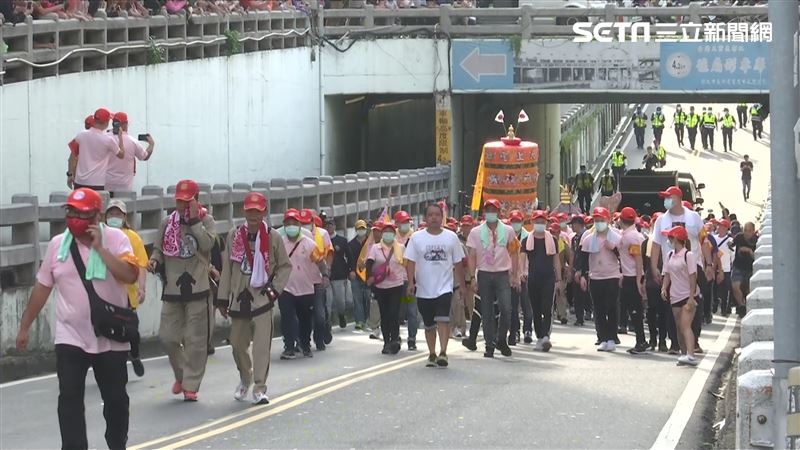 大甲媽史上首次！白晝通過民生地下道