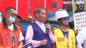 統促黨總裁,白狼張安樂,凱道,台上致詞,下跪