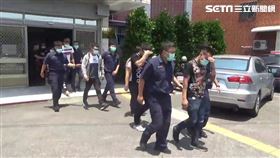 彰化施男在大甲媽祖遶境時與執士發生衝突。（圖／翻攝畫面）