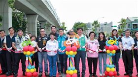 翻轉舊鐵道意象，綠空廊道第三期完工啟用（圖／台中市政府）