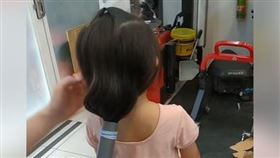 要當超強奶爸就要學會這招！超狂方法10秒綁好女兒馬尾（翻攝自爆料公社公開版）
