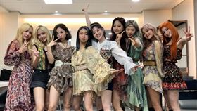 TWICE 臉書