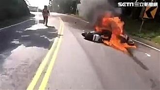 北宜機車撞鐵馬成火球　驚悚畫面曝光