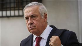 智利衛生部長馬納立因遭批疫情數字不一，黯然下台。（圖／翻攝自José Antonio Kast推特）

https://twitter.com/joseantoniokast/status/1271844095892348928/photo/1