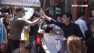 發冰品人氣夯　陳其邁走基層拚補選