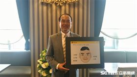 ▲台灣彩券總經理蔡國基公布頭獎得主面相特徵。（圖／記者林辰彥攝影）