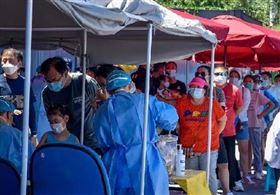 8區驚見確診「半個北京市淪陷」,新發地市場,擴大篩檢（圖／翻攝自微博）