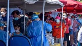8區驚見確診「半個北京市淪陷」,新發地市場,擴大篩檢（圖／翻攝自微博）