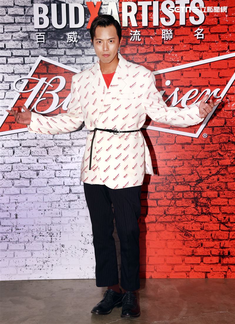 小鬼黃鴻升出席百威啤酒重磅聯名潮品全系列。（記者邱榮吉/攝影）（喝酒不開車） 