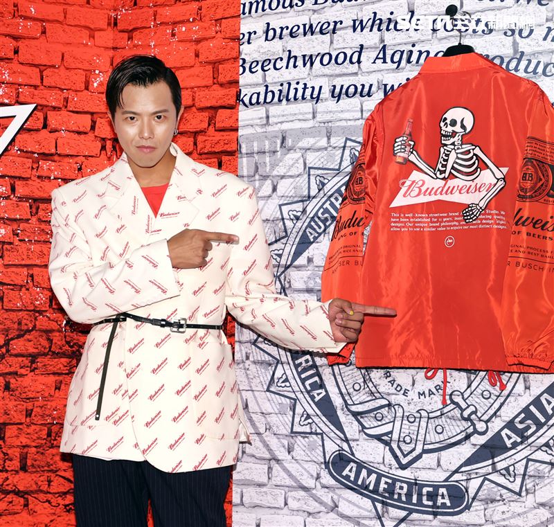 小鬼黃鴻升出席百威啤酒重磅聯名潮品全系列。（記者邱榮吉/攝影）（喝酒不開車） 