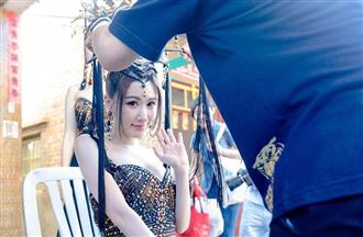 任何角度皆拍出最美的古典美人—酥皮