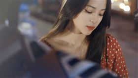 歐陽娜娜
索尼音樂提供