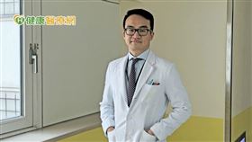 楊明昕醫師表示，新一代雄性素受體阻斷劑對於PSA的降幅效果良好，無論在無轉移攝護腺癌或轉移性攝護腺癌病人身上都有很好的治療效果。