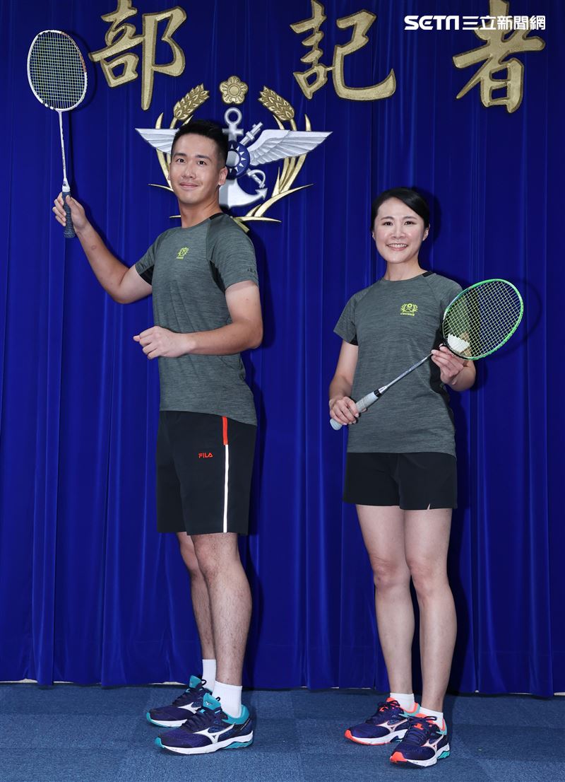 陸軍司令部研改團隊完成「運動服裝」。（圖／記者邱榮吉攝影）