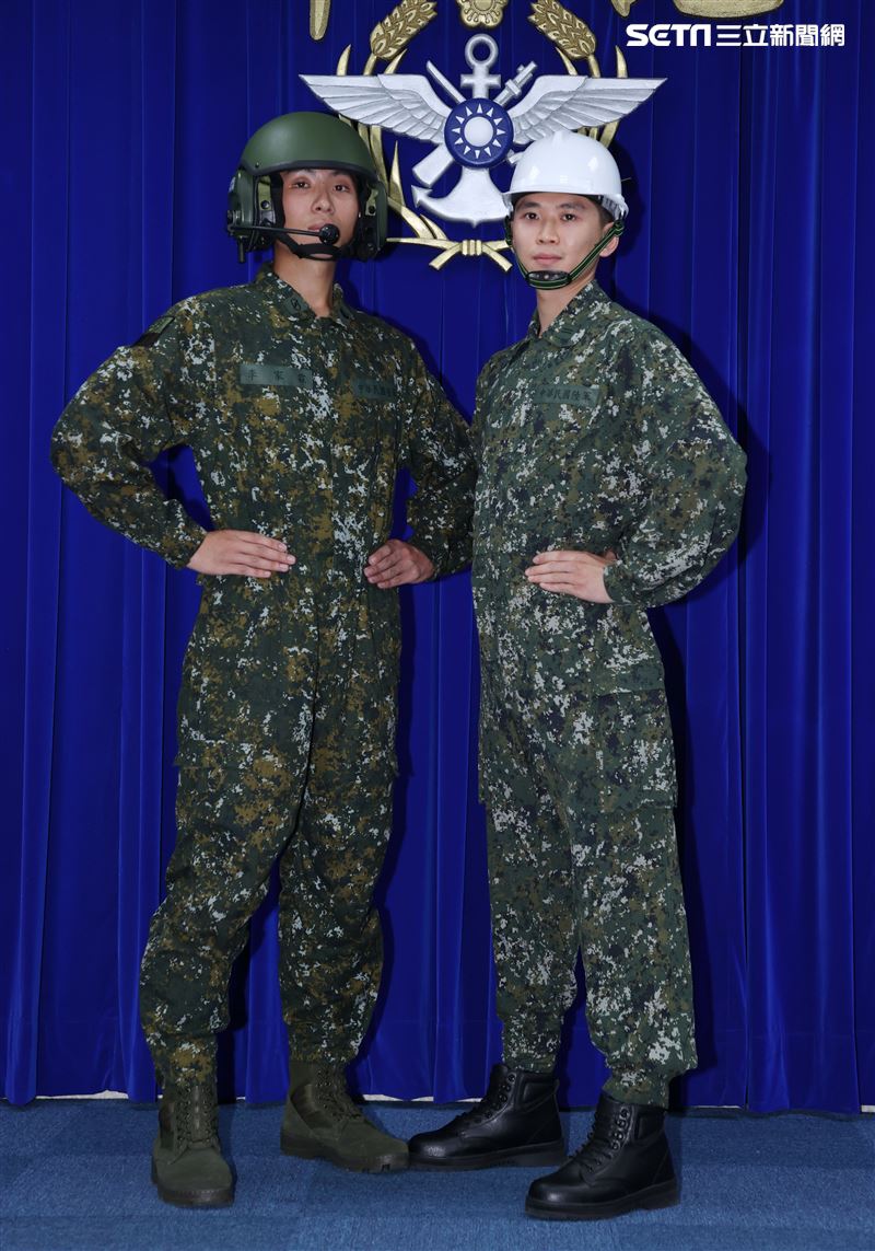 陸軍司令部研改團隊完成「專用服裝」。（圖／記者邱榮吉攝影）