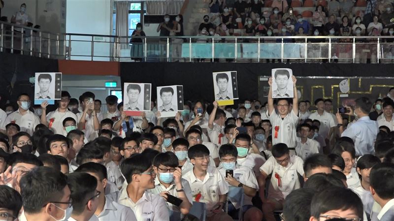 陳其邁返母校　雄中學弟不喊學長喊…