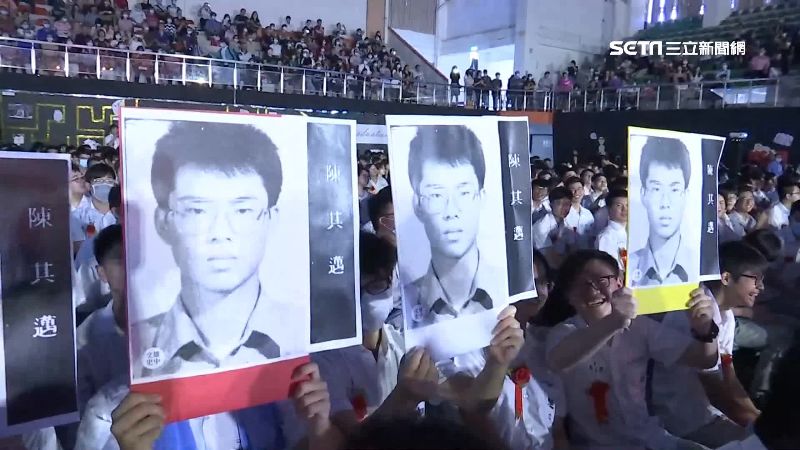 回母校參與畢典　陳其邁雄中照曝光