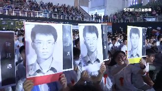 回母校參與畢典　陳其邁雄中照曝光