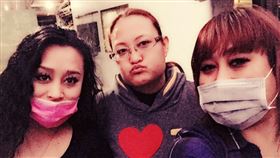 家家 紀曉君 紀莎莎 圖/臉書