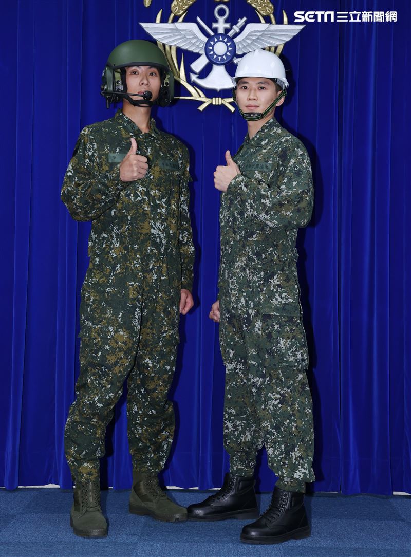 陸軍司令部研改團隊完成「戰車成員防火服」透氣機能布，大幅提升防火效能。（記者邱榮吉/攝影）