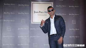 ▲黑人陳建州出席Jean-Paul Hevin（JPH）法國頂級巧克力新店開幕。（圖／記者林辰彥攝影）