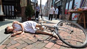 米可白、曾子益。（台視提供）